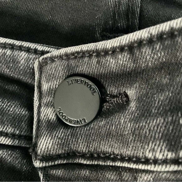 Liverpool The Straight Jeans 6/28 Black Acid Wash Raw Hem Grunge Streetwear - Picture 4 of 14